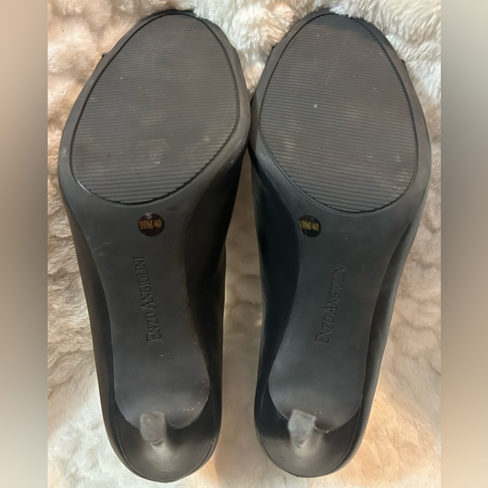 Enzo Angiolini Black Leather Ankle peep toe Boots with Gold detail. Wms. Sz. 10M - Picture 11 of 12